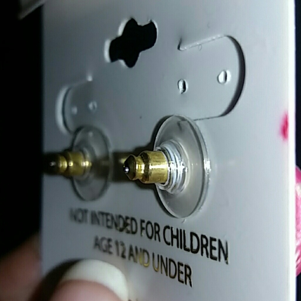 Button earrings - Picture 4 of 4